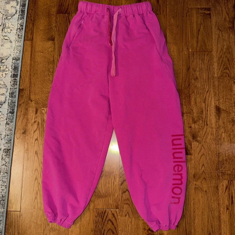 Lululemon Joggers Asia Fit Size Small Inseam 24' Hot Pink Zip Pockets